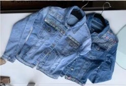 Merkloos Spijkerjasje Licht Denim Geborduurd En Strass - Maat M -ONLY Winkel 1200x819