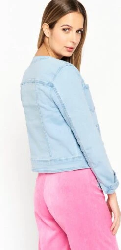 LOLALIZA Kraagloze Jeansjas - Licht Blauw - Maat 38 -ONLY Winkel 582x1200 3