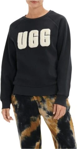 UGG W Madeline Fuzzy Logo Crewneck Truien & Vesten - Zwart -ONLY Winkel 621x1200 1