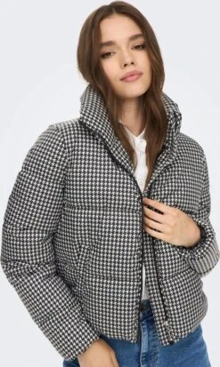 ONLY ONLTABITTA CHECK SHORT PUFFER CC OTW Dames Jas - Maat S -ONLY Winkel 718x1200 3