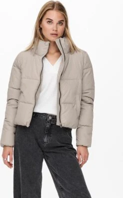 Only Jas Onldolly Short Puffer Jacket Otw No 15205371 Pumice Stone Dames Maat - M -ONLY Winkel 748x1200 10