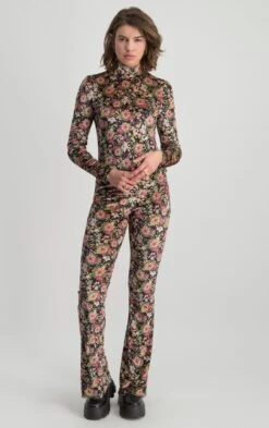 Colourful Rebel Jolie Flower Velvet Flare Pants - L 24 Colourful Rebel Jolie Flower Velvet Flare Pants - L -ONLY Winkel 755x1200 8