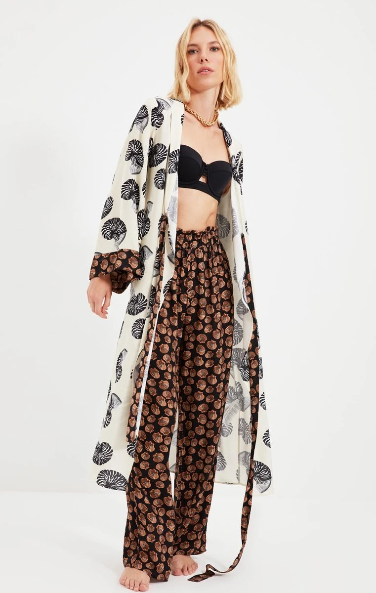 Trendyol Vrouwen Off-shoulder Basis Kimono & Kaftan 10 Trendyol Vrouwen Off-shoulder Basis Kimono & Kaftan - Afbeelding 8