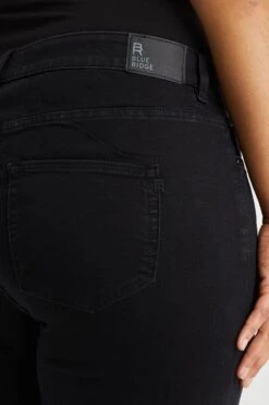 WE Fashion Dames High Rise Flared Jeans Met Stretch - Curve -ONLY Winkel 800x1200 1081