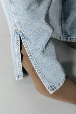 Colourful Rebel Livia Mid Rise Slit Denim - XS -ONLY Winkel 800x1200 1140