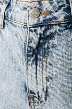 Colourful Rebel Livia Mid Rise Slit Denim - XS -ONLY Winkel 800x1200 1147