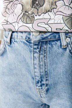 Colourful Rebel Livia Mid Rise Slit Denim - XS -ONLY Winkel 800x1200 1148