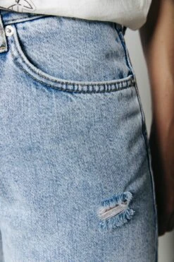 Colourful Rebel Livia Mid Rise Slit Denim - XS -ONLY Winkel 800x1200 1149