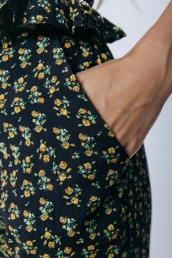 Colourful Rebel Diana Small Flower High Rise Straight Pants - S -ONLY Winkel 800x1200 1191