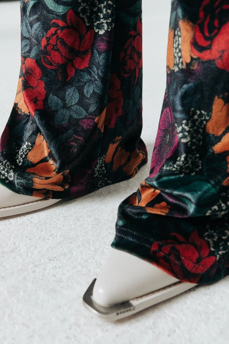 Colourful Rebel Jolie Big Flower Velvet Flare Pants - S 5 Colourful Rebel Jolie Big Flower Velvet Flare Pants - S - Afbeelding 3