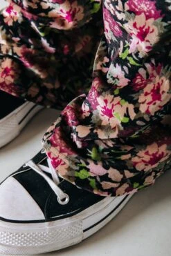 Colourful Rebel Jolie Flower Velvet Flare Pants - L 17 Colourful Rebel Jolie Flower Velvet Flare Pants - L -ONLY Winkel 800x1200 1274