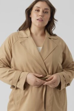 VERO MODA Curve Jas VMLOU 8 VERO MODA Curve Jas VMLOU -ONLY Winkel 800x1200 243