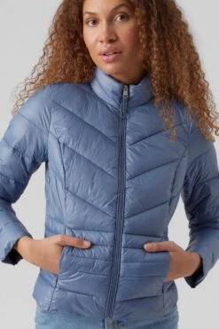 Vero Moda Jas Vmsorayasiv Ss23 Short Jacket Boos 10277748 China Blue Dames Maat - L -ONLY Winkel 800x1200 257