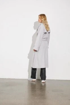 Grijze Lange Trenchcoat Lamia - MbyM - Maat XS/S -ONLY Winkel 800x1200 341
