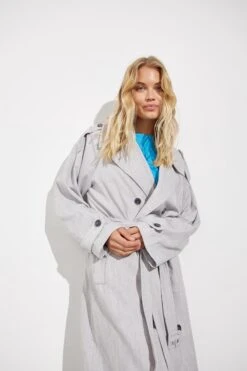 Grijze Lange Trenchcoat Lamia - MbyM - Maat XS/S -ONLY Winkel 800x1200 342