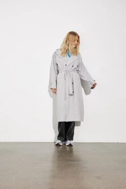 Grijze Lange Trenchcoat Lamia - MbyM - Maat XS/S -ONLY Winkel 800x1200 343