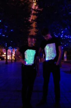 Merkloos Illuminated Apparel Glow - T-shirt - Groen - Maat M -ONLY Winkel 800x1200 404