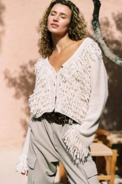 Isla Ibiza Bonita - Knitted Fringed Cardigan Besso - Bohemian - Ibiza - Boho - Franjes - Herfst - Nieuwe Collectie -ONLY Winkel 800x1200 542