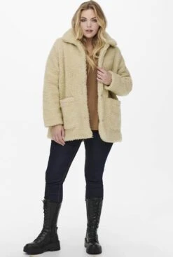 ONLY Carmakoma Jas CARAURELIA -ONLY Winkel 807x1200 19