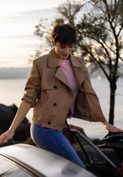 Mexx Short Trenchcoat Dames - Donker Zand - Maat L -ONLY Winkel 830x1200 21