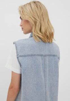 Vero Moda VMPHILINA OVERSIZE DENIM VEST Dames Gilet Light Blue Denim - Maat S -ONLY Winkel 834x1200 17