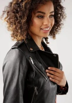 Dames Jas - Leren Jack - Echt Leer - Tamaris - Verkort Model - Schaapsleer - Lamsnappa - Maat 40 17 Dames Jas - Leren Jack - Echt Leer - Tamaris - Verkort Model - Schaapsleer - Lamsnappa - Maat 40 -ONLY Winkel 835x1200 10