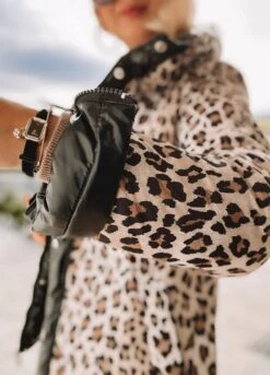 Merkloos Omkeerbare Korte Jas Met Ritssluiting. Tweede Kant Luipaard Print. -ONLY Winkel 864x1200 15