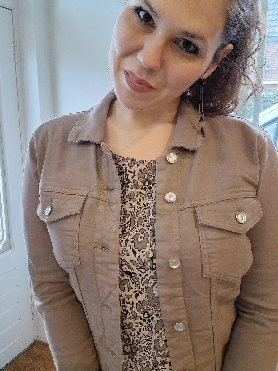 Only Carmakoma Carwespa Jack Bruin Maat 46 4 Only Carmakoma Carwespa Jack Bruin Maat 46 - Afbeelding 2