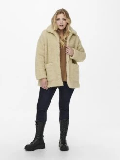 ONLY Carmakoma Jas CARAURELIA -ONLY Winkel 900x1200 405